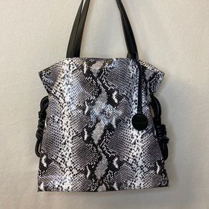Alex.Max Snakeskin Handbag Black and White